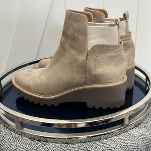Dolce Vita DV Rango suede booties! Pristine & stylish!Size 8.5-Perfect!